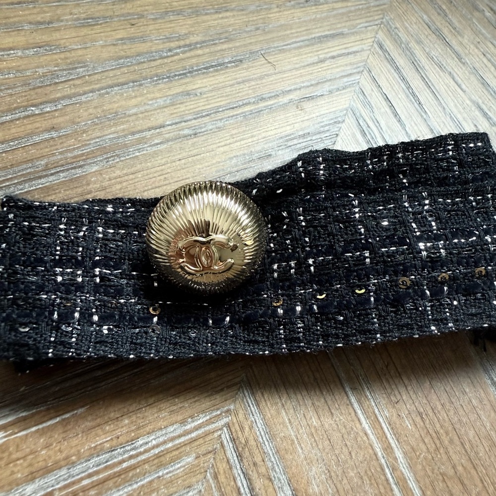 Authentic Chanel Holiday Charm and ribbon limited edition 2025 - Picture 5 of 7